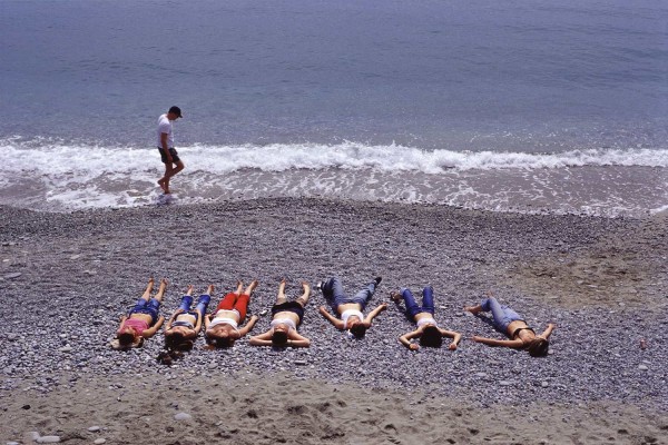 Ignorant am Strand . Sestri Levante . Italien . 2002 (Foto: Andreas Kuhrt)