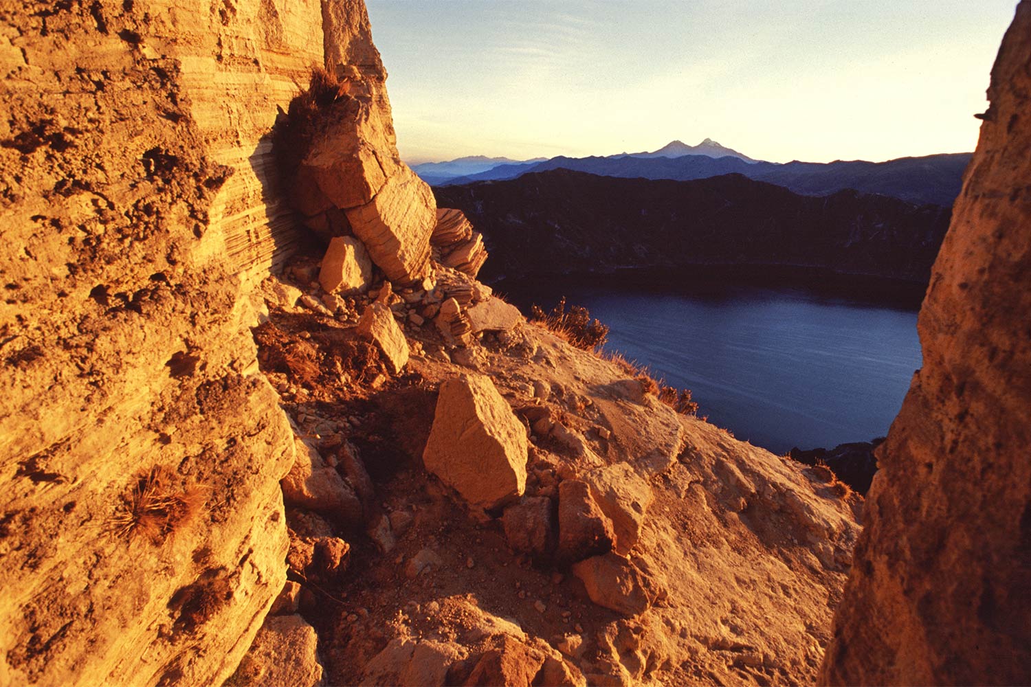 Laguna Quilotoa . Anden . Ecuador . 2002 (Foto: Andreas Kuhrt)