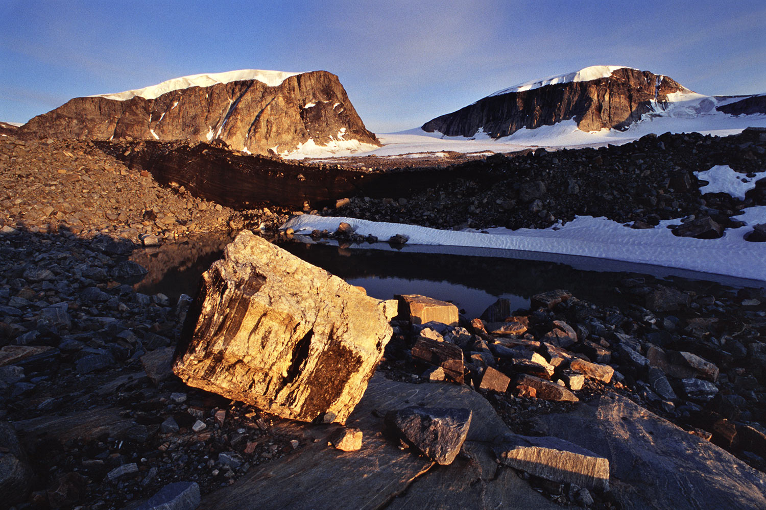 Gletscher-Camp . Nuussuaq . Grönland . 2009 (Foto: Andreas Kuhrt)