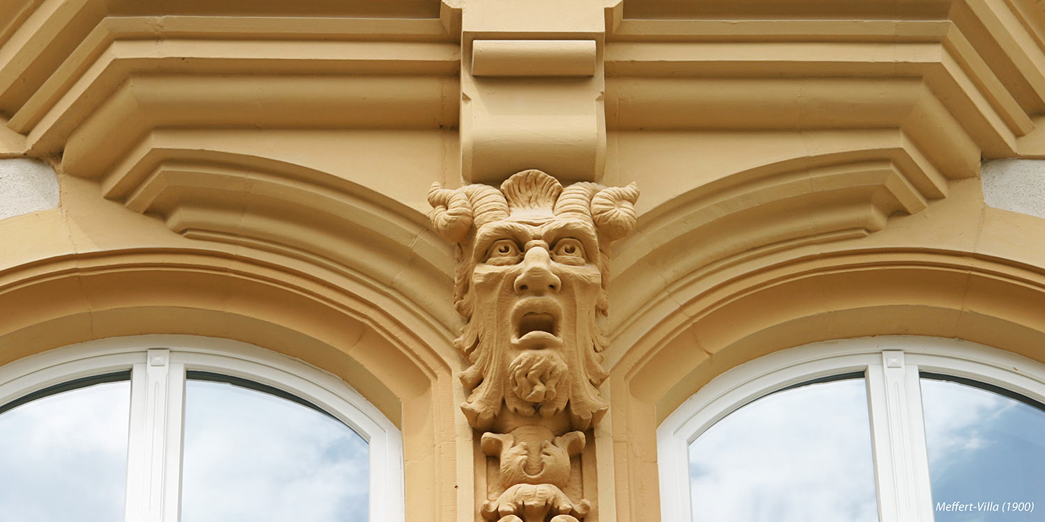 Zeit-Fenster: Meffert-Villa Steinweg Suhl (1900) . Foto Openair Perspektive Suhl 2008 (Foto: Andreas Kuhrt)