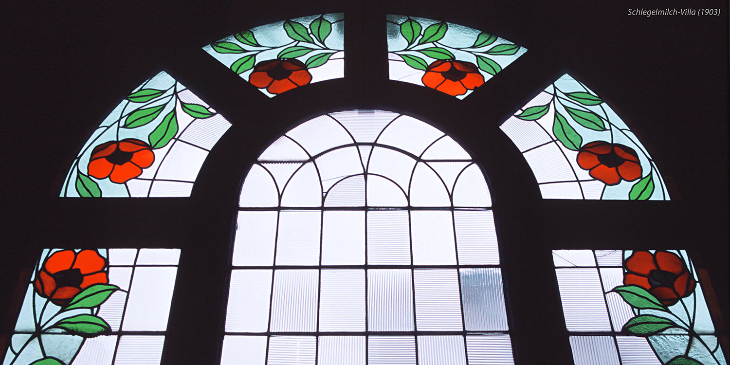 Zeit-Fenster: Sauer-Villa Am Bahnhof Suhl (1903) . Foto Openair Perspektive Suhl 2008 (Foto: Andreas Kuhrt)