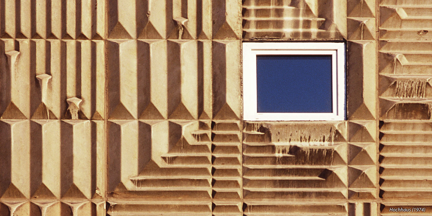 Zeit-Fenster: Hochhaus Döllstraße Suhl (1974) . Foto Openair Perspektive Suhl 2008 (Foto: Andreas Kuhrt)