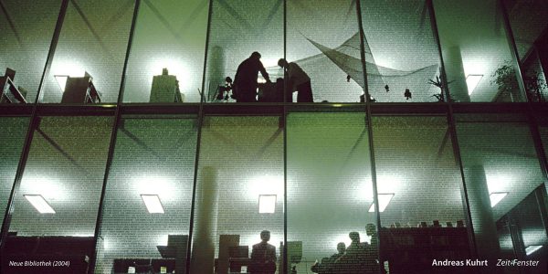 Zeit-Fenster: Neue Bibliothek Suhl (2004) . Foto Openair Perspektive Suhl 2008 (Foto: Manuela Hahnebach)