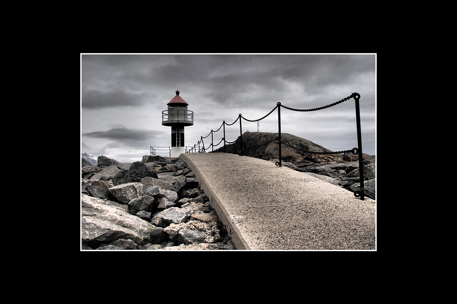 Leuchtturm bei Reine (Foto: Manuela Hahnebach). Fotoausstellung Istanbulofoten . Landratsamt Hildburghausen . 2013