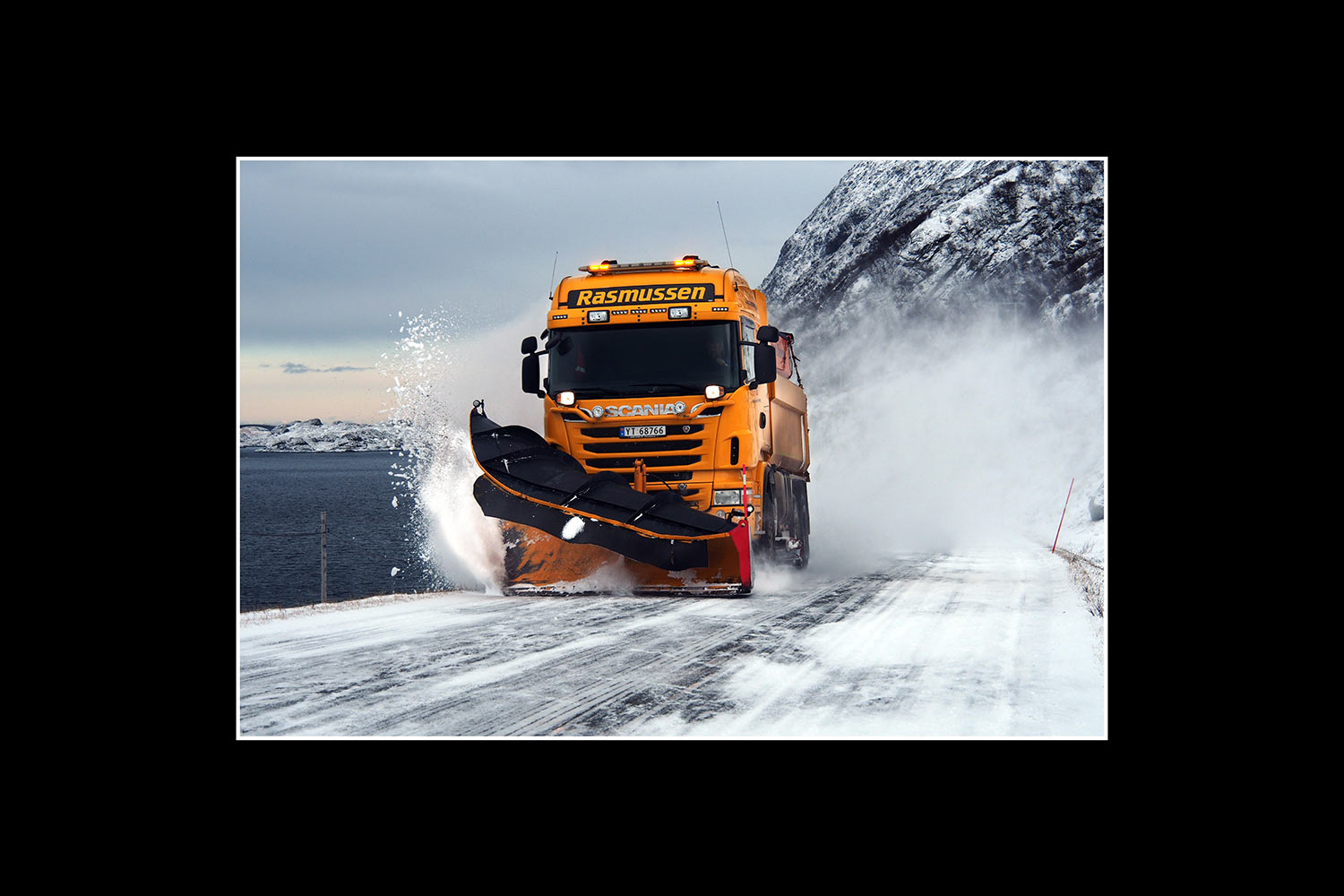 Endlich schneepflügen (Foto: Manuela Hahnebach). Fotoausstellung Istanbulofoten . Landratsamt Hildburghausen . 2013