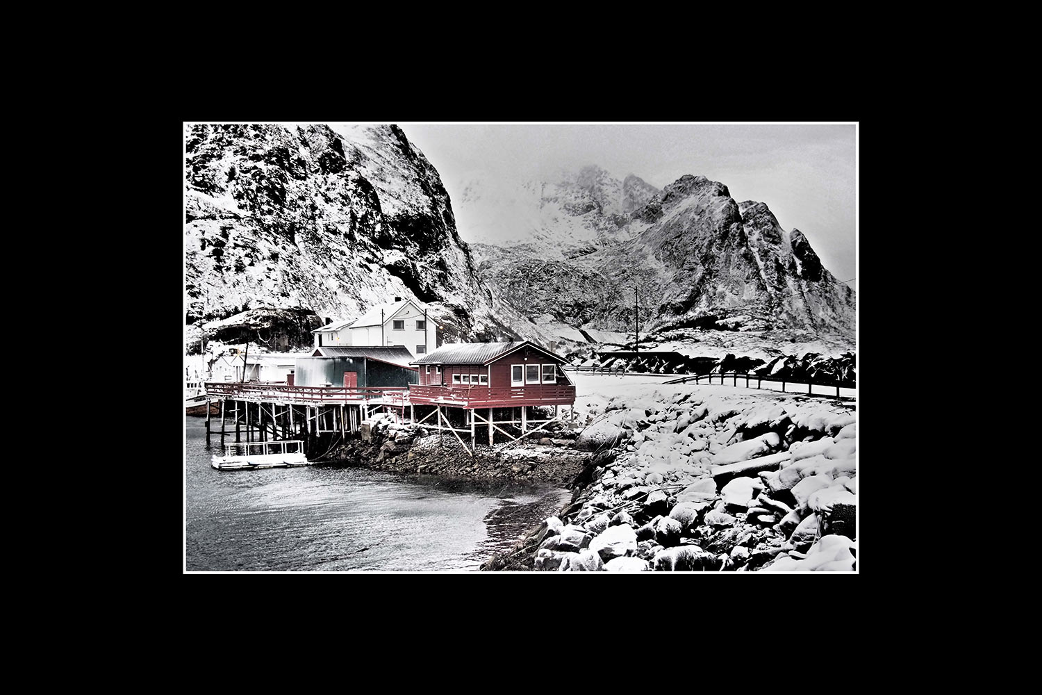 Über Nacht in Hamnoey (Foto: Andreas Kuhrt). Fotoausstellung Istanbulofoten . Landratsamt Hildburghausen . 2013