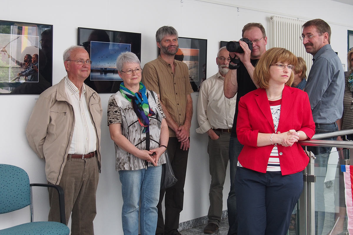 Publikum zur Eröffnung der Fotoausstellung Istanbulofoten . Landratsamt Hildburghausen . 2013 (Foto: Manuela Hahnebach)