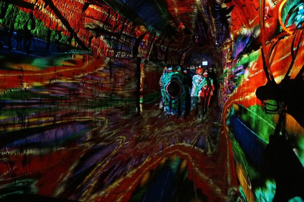 Generation Suhl: Untergrund in bunt (Lichtshow im Kellergewölbe zum Tag des offenen Denkmals) . Foto Openair Suhl 2016 (Foto: Andreas Kuhrt)