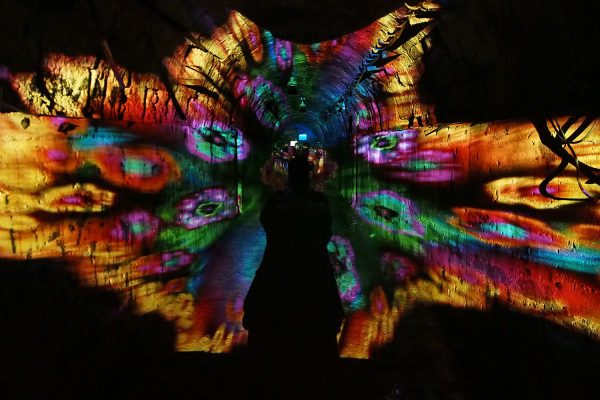 Generation Suhl: Untergrund in bunt (Lichtshow im Kellergewölbe zum Tag des offenen Denkmals) . Foto Openair Suhl 2016 (Foto: Andreas Kuhrt)