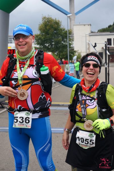 Im Ziel: Alexander & Corinna-Fisun Arndt . Suhl Simson Gewerbepark . Südthüringentrail 2017 (Foto: Andreas Kuhrt)