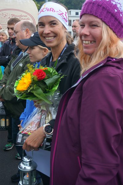 Siegerehrung Wichteltrail (Master Women): Gabi Clauss (1) . Suhl Simson Gewerbepark . Südthüringentrail 2017 (Foto: Andreas Kuhrt)