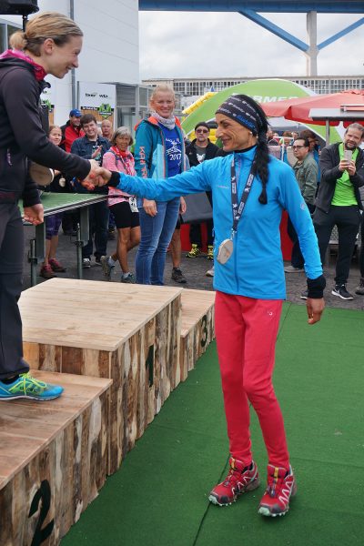 Siegerehrung Heldentrail (Master Women): Annett Naumann (2), Christine Kostic (3), Ramona Sonja Römer (1) . Suhl Simson Gewerbepark . Südthüringentrail 2017 (Foto: Andreas Kuhrt)