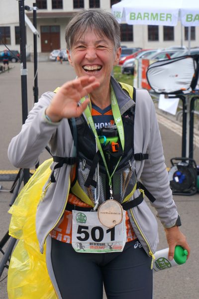 Im Ziel: Birgit Fender . Suhl Simson Gewerbepark . Südthüringentrail 2017 (Foto: Andreas Kuhrt)