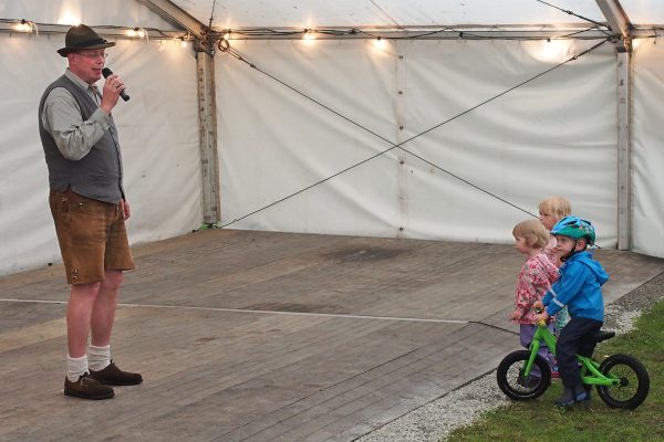 Stefan Schlief, Bürgervereinsvorsitzender am Vereinsabend . Dorffest 700 Jahre Suhl-Neundorf . 07.06.2018 (Foto: Andreas Kuhrt)