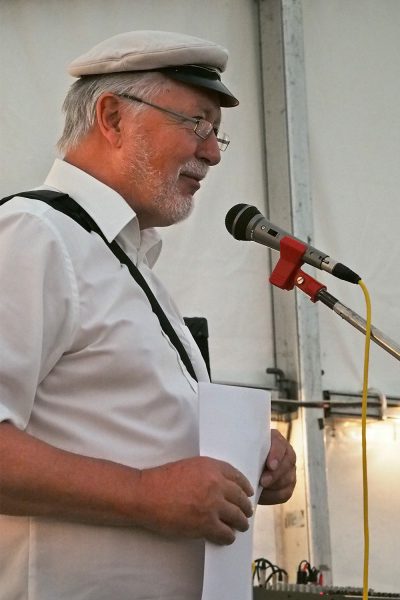 Herr Sauerbrei (Joachim Scheibe) am Vereinsabend . Dorffest 700 Jahre Suhl-Neundorf . 07.06.2018 (Foto: Andreas Kuhrt)