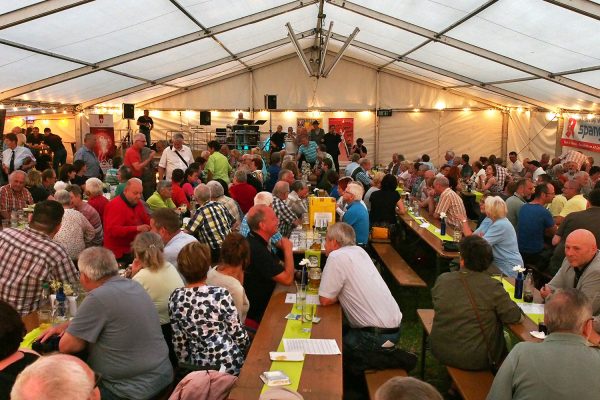 Vereinsabend im Festzelt . Dorffest 700 Jahre Suhl-Neundorf . 07.06.2018 (Foto: Andreas Kuhrt)