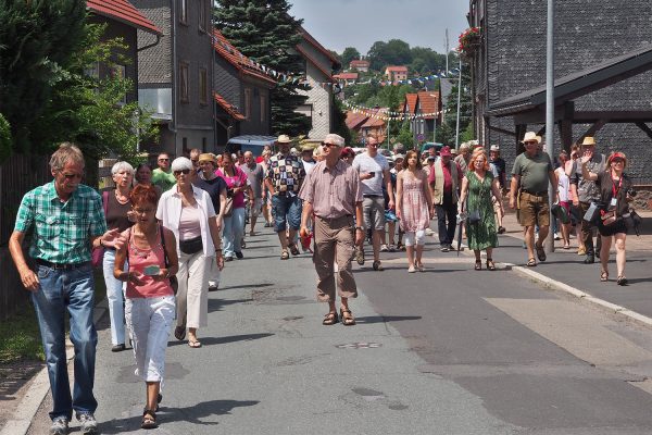 Dorfführung . Dorffest 700 Jahre Suhl-Neundorf . 09.06.2018 (Foto: Andreas Kuhrt)