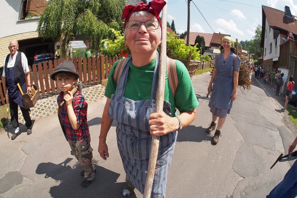 Festumzug . Dorffest 700 Jahre Suhl-Neundorf . 10.06.2018 (Foto: Andreas Kuhrt)