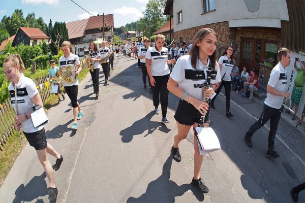 Festumzug . Dorffest 700 Jahre Suhl-Neundorf . 10.06.2018 (Foto: Andreas Kuhrt)