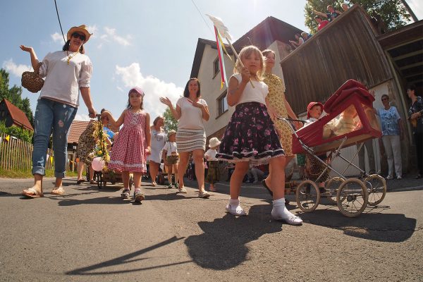 Festumzug . Dorffest 700 Jahre Suhl-Neundorf . 10.06.2018 (Foto: Andreas Kuhrt)