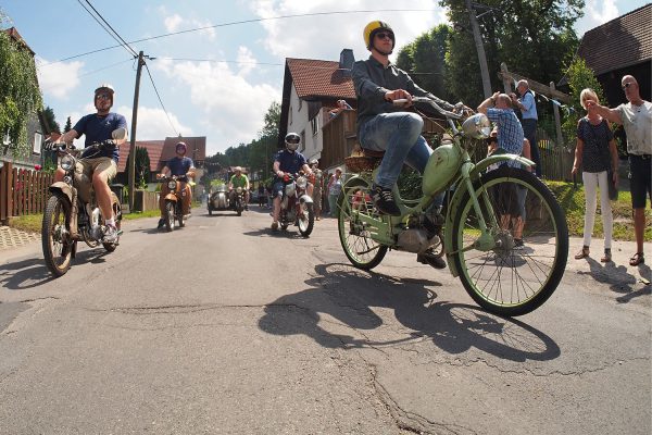 Festumzug . Dorffest 700 Jahre Suhl-Neundorf . 10.06.2018 (Foto: Andreas Kuhrt)