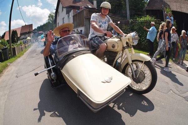 Festumzug . Dorffest 700 Jahre Suhl-Neundorf . 10.06.2018 (Foto: Andreas Kuhrt)