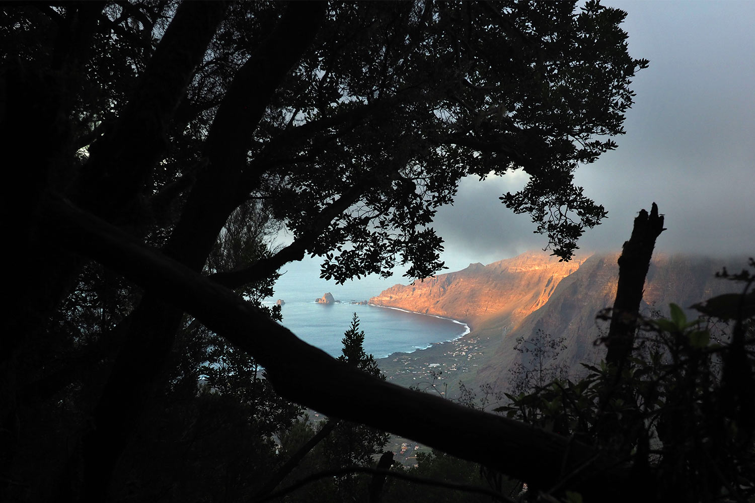 2018-11-kanarische-inseln-E0029661mh-el-hierro-camino-de-san-salvador-ausblick Camino de San Salvador: Aussicht zur Punta de Salmor . Kanarische Inseln 2018 (Foto: Manuela Hahnebach)