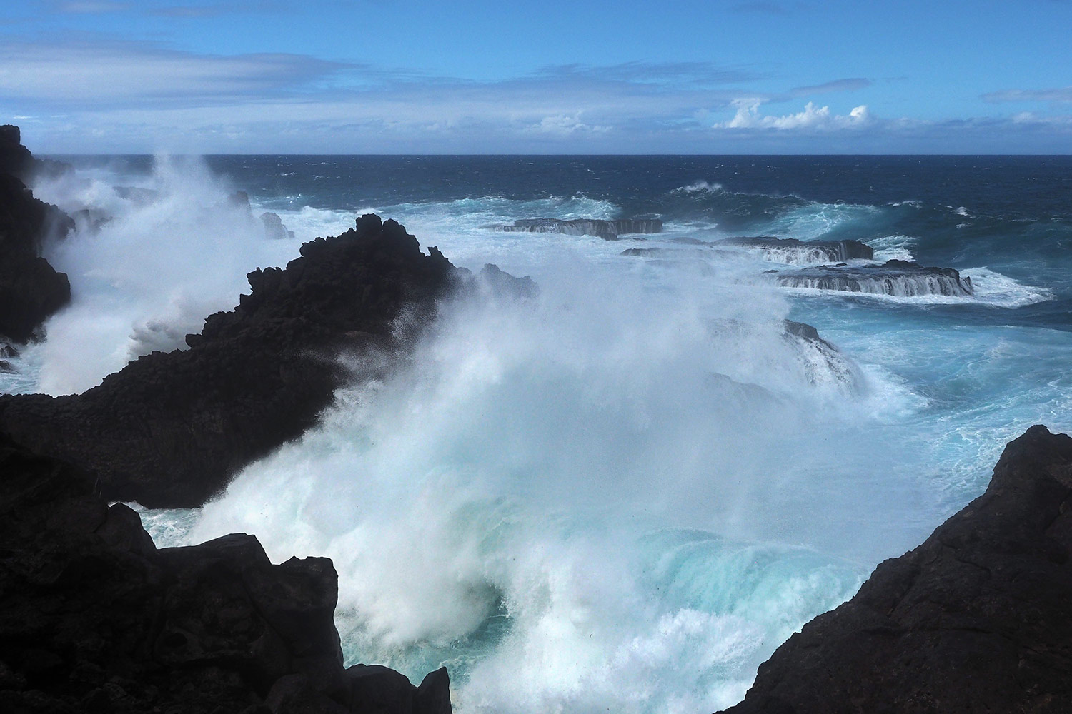 Wellen bei Charco Manso . El Hierro . Kanarische Inseln 2018 (Foto: Manuela Hahnebach)