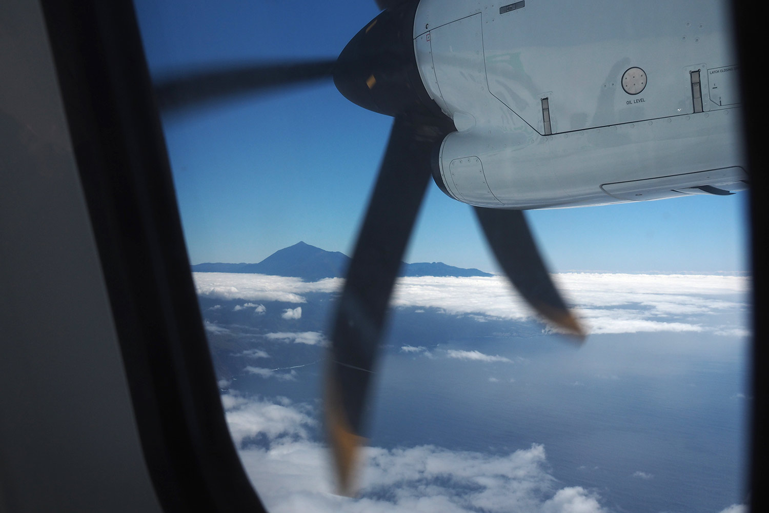 Teide aus dem Flugzeug . Teneriffa . Kanarische Inseln 2018 (Foto: Manuela Hahnebach)