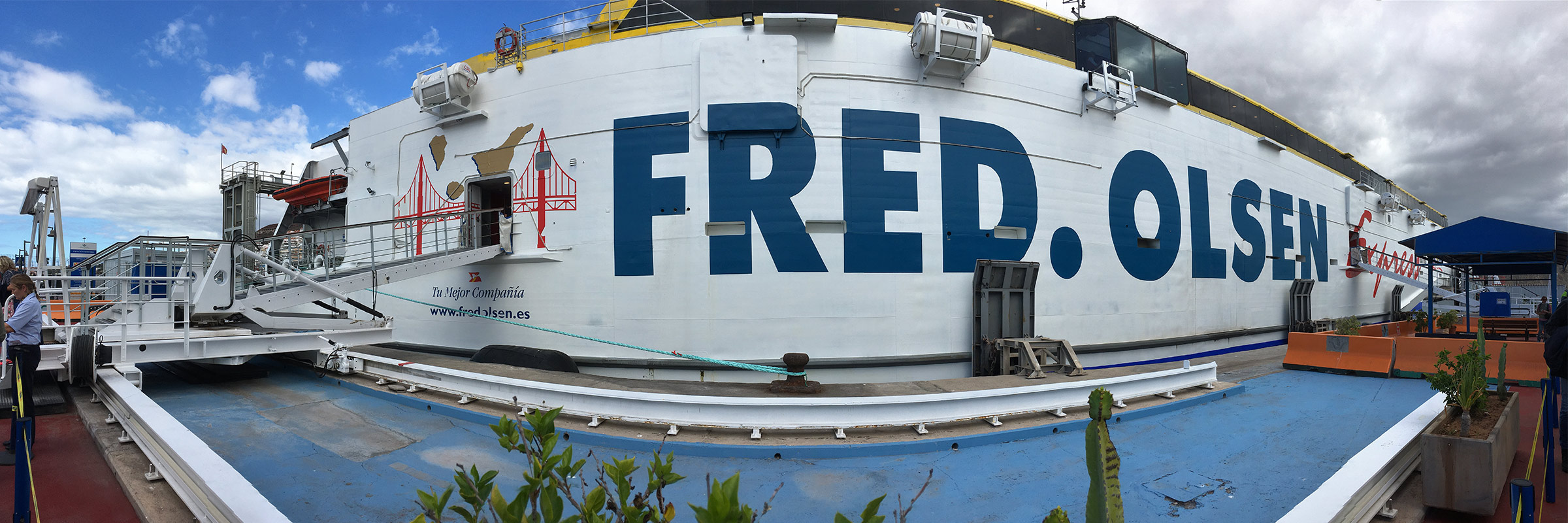 Los Cristianos: Fähre Benchijigua . Teneriffa . Kanarische Inseln 2018 (Foto: Manuela Hahnebach)