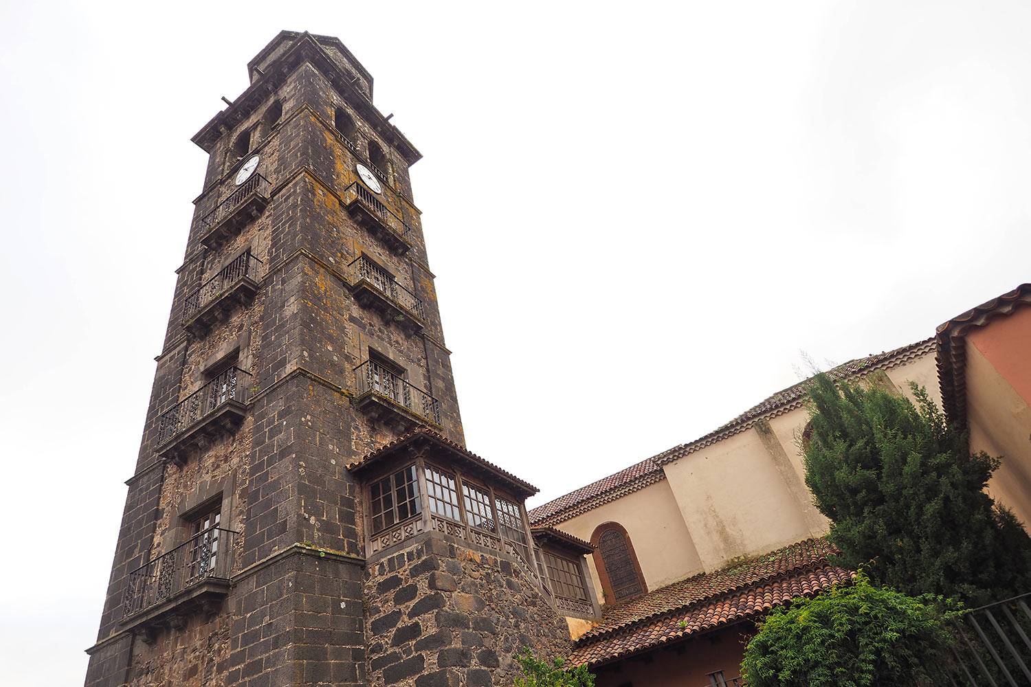 2018-11-kanarische-inseln-M0002581ak-teneriffa-la-laguna-iglesia-de-la-conception Glockenturm der Iglesia La Conceptión in La Laguna . Teneriffa . Kanarische Inseln 2018 (Foto: Andreas Kuhrt)