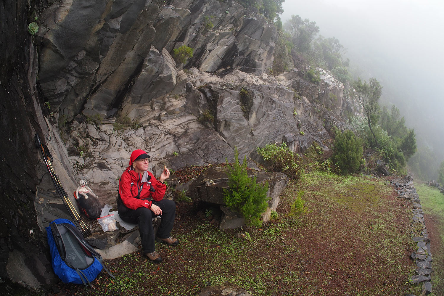 2018-11-kanarische-inseln-M0003969ak-el-hierro-camino-de-jinama-el-miradero Camino de Jinama: Rastplatz . El Hierro . Kanarische Inseln 2018 (Foto: Andreas Kuhrt)