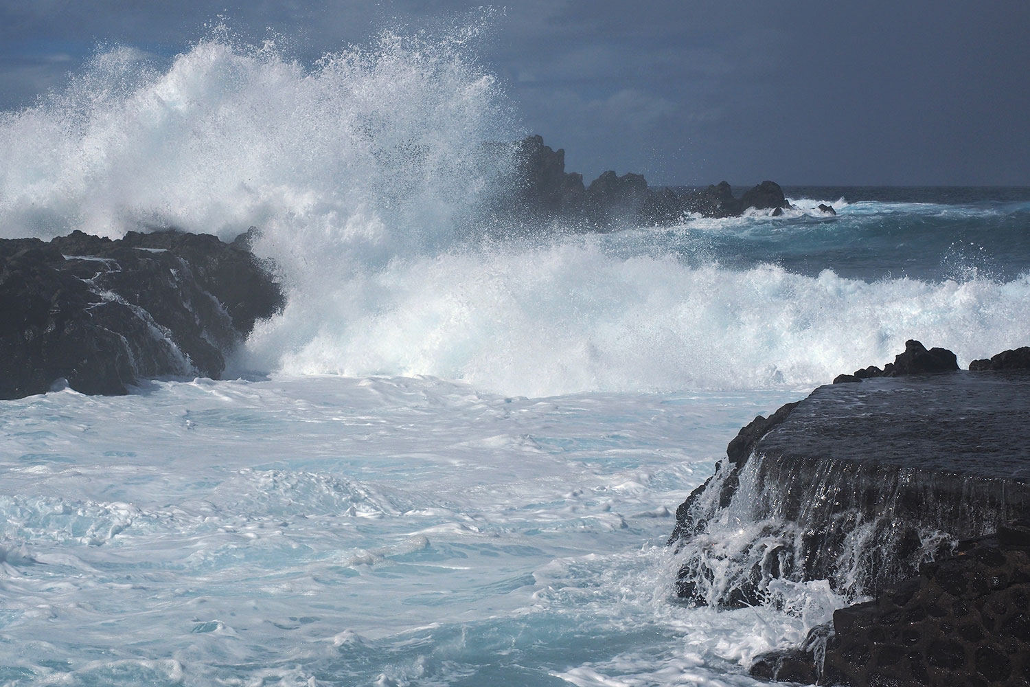 Wellen in Pozo de las Calcosas . El Hierro . Kanarische Inseln 2018 (Foto: Andreas Kuhrt)