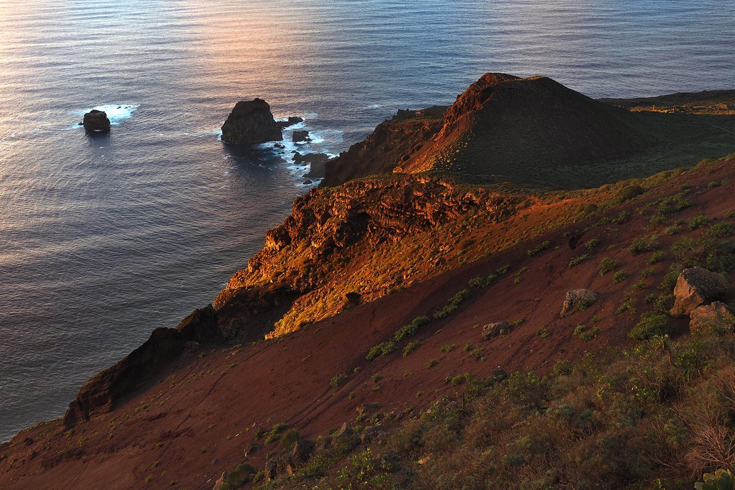 Mirador de la Peña: Aussicht zu den Roques de Salmor . El Hierro . Kanarische Inseln 2018 (Foto: Andreas Kuhrt)