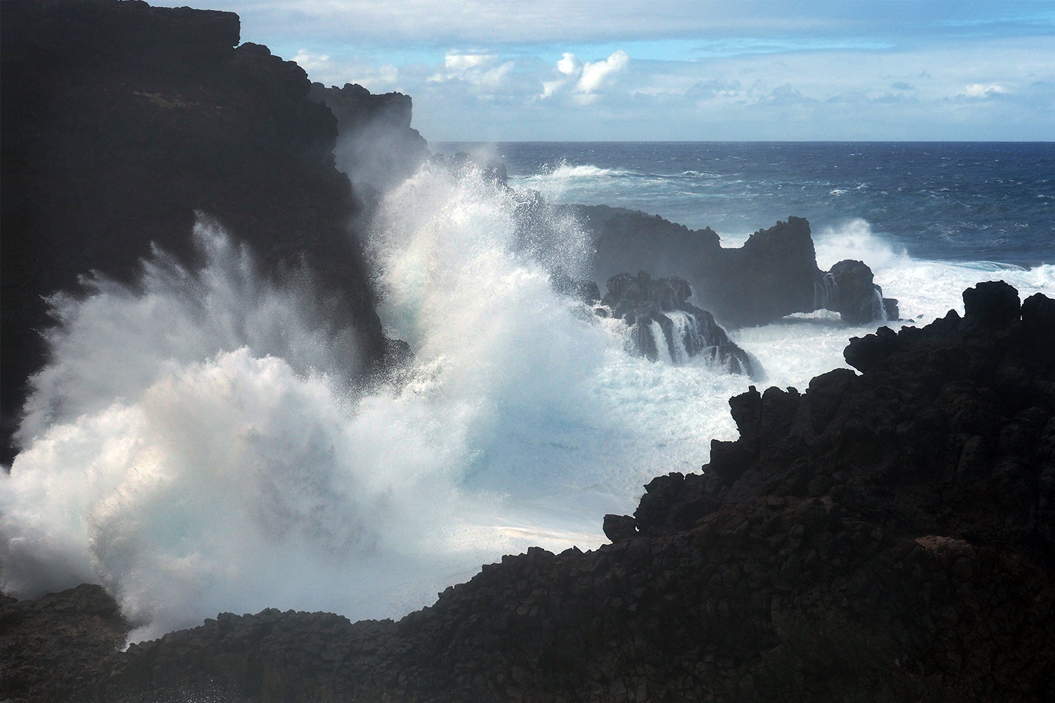 Wellen bei Charco Manso . El Hierro . Kanarische Inseln 2018 (Foto: Andreas Kuhrt)