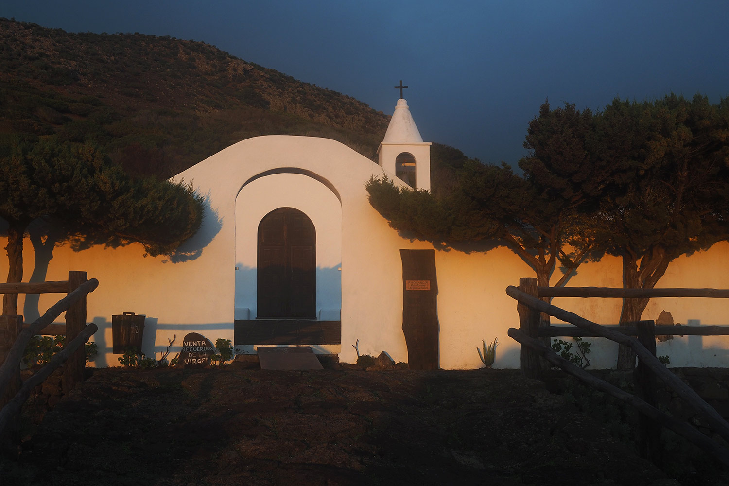 Tor zur Ermita Virgen de los Reyes . El Hierro . Kanarische Inseln 2018 (Foto: Andreas Kuhrt)
