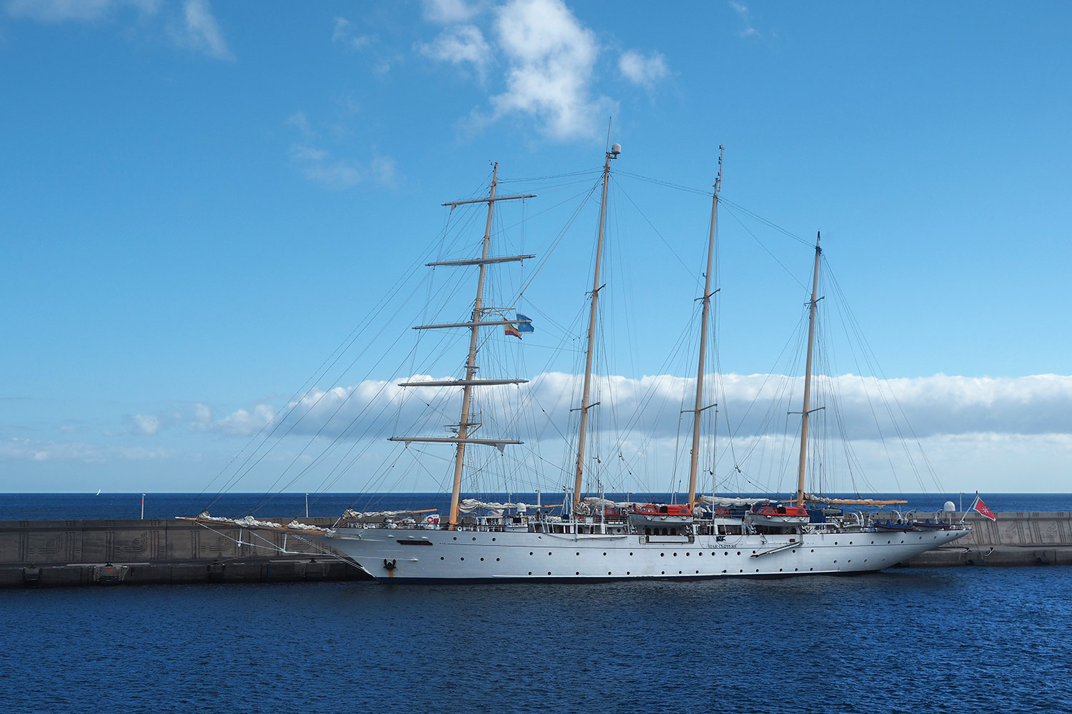 "Star Clipper" im Hafen von San Sebastian . La Gomera . Kanarische Inseln 2018 (Foto: Andreas Kuhrt)