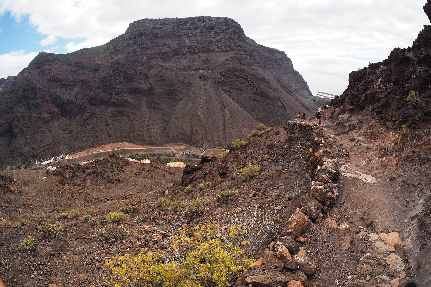 Camino la Mérica: Blick zum Berg Las Pilas . Valle Gran Rey . La Gomera . Kanarische Inseln 2018 (Foto: Andreas Kuhrt)