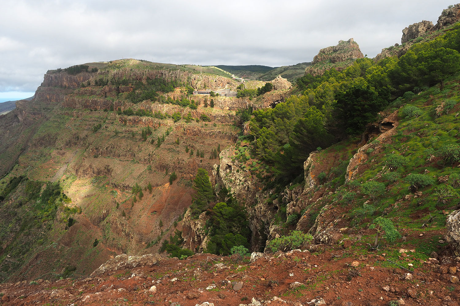 Camino la Mérica: Blick zum Mirador Ermita del Santo . Valle Gran Rey . La Gomera . Kanarische Inseln 2018 (Foto: Andreas Kuhrt)