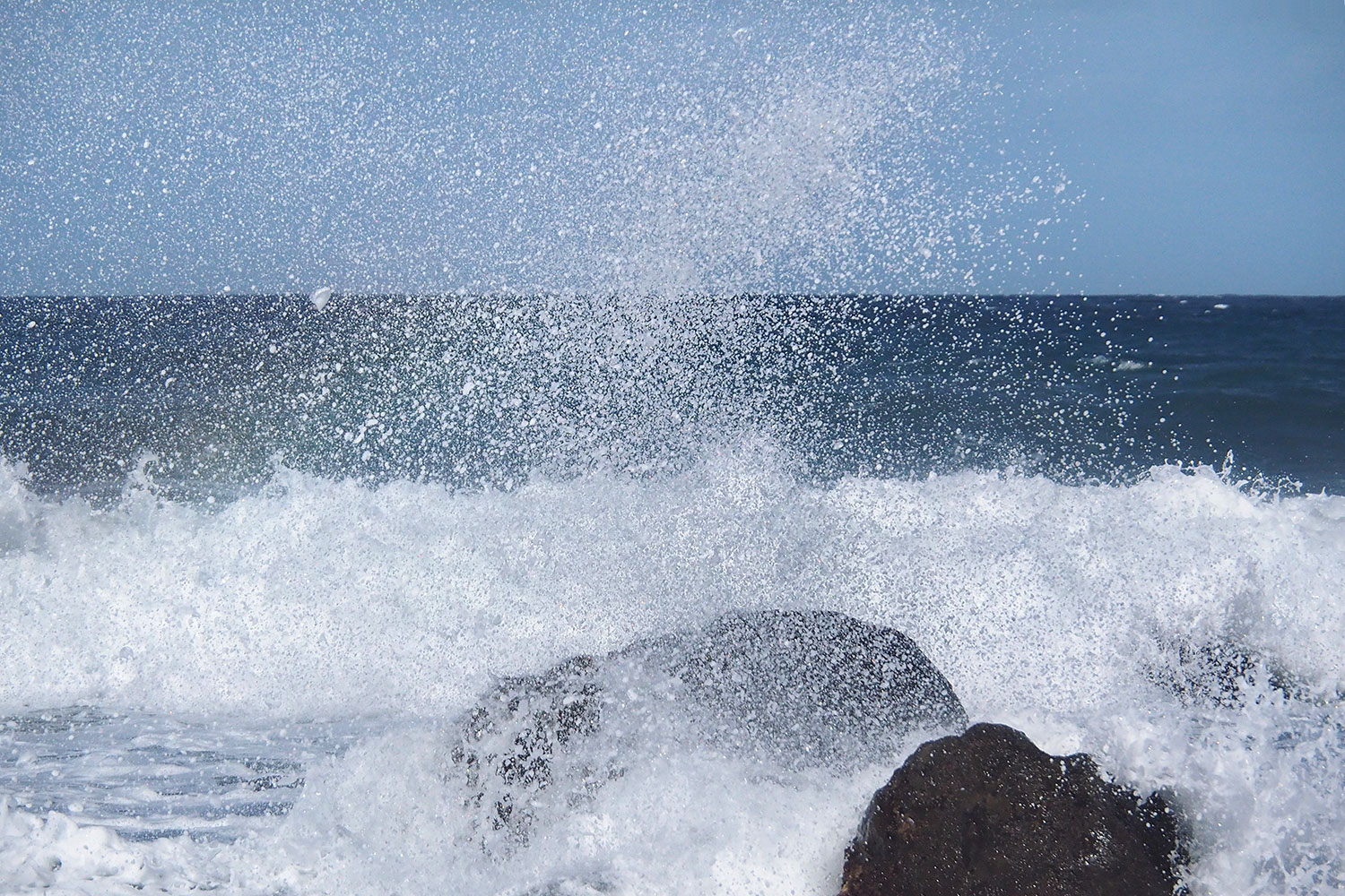 Wellen an der Playa de Ingles . Valle Gran Rey . La Gomera . Kanarische Inseln 2018 (Foto: Andreas Kuhrt)