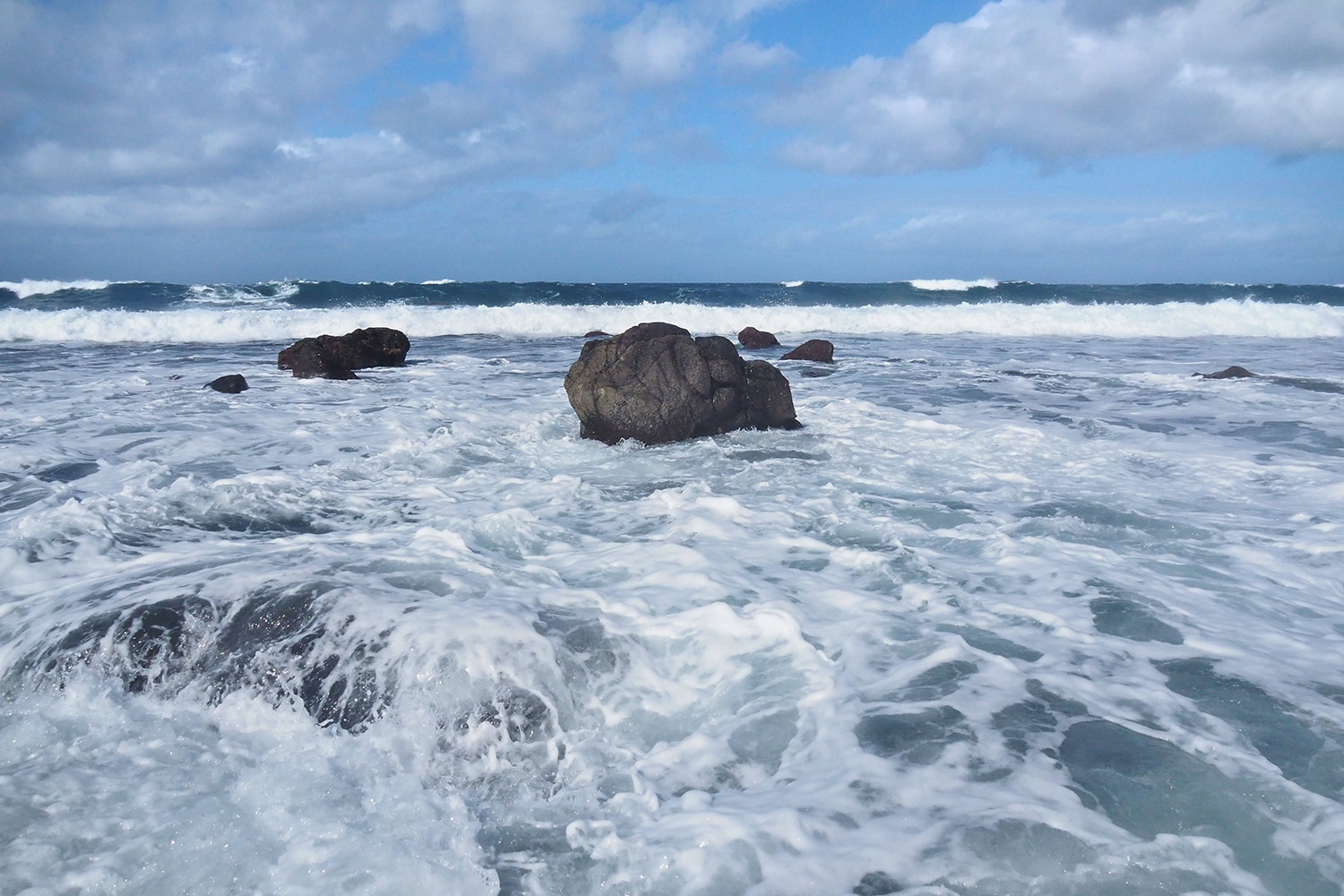 Wellen an der Playa de Ingles . Valle Gran Rey . La Gomera . Kanarische Inseln 2018 (Foto: Andreas Kuhrt)