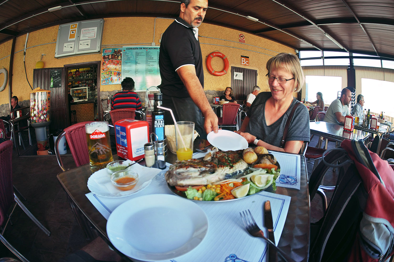 Puerto de Vueltas: Bar Cofradía de Pescadores Nuestra Señora de Candelaria . Valle Gran Rey . La Gomera . Kanarische Inseln 2018 (Foto: Andreas Kuhrt)