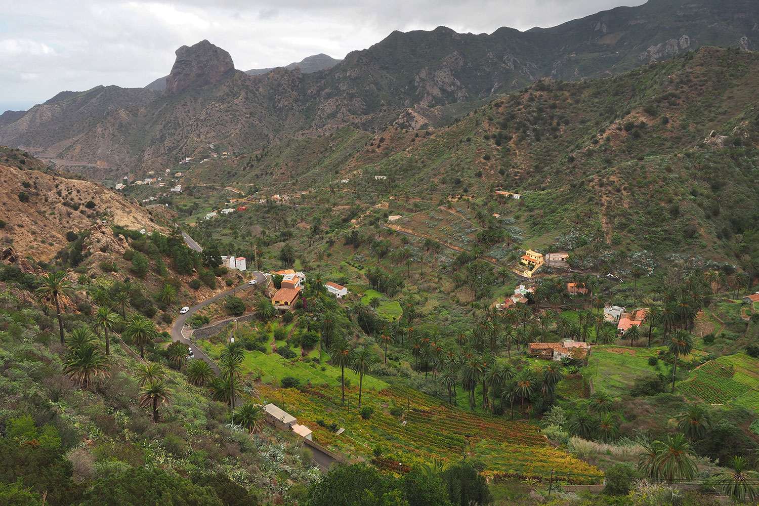 Blick auf Vallehermoso und Roque Cano . La Gomera . Kanarische Inseln 2018 (Foto: Andreas Kuhrt)