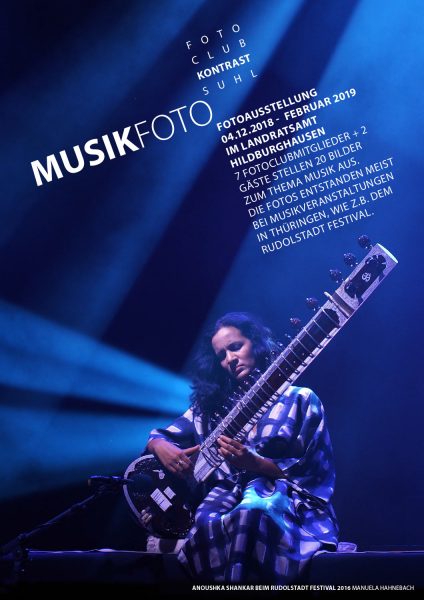 MusikFoto (Plakat) . Fotoclub-Kontrast-Ausstellung 2018 . Landratsamt Hildburghausen (Foto: Manuela Hahnebach, Gestaltung: Andreas Kuhrt)