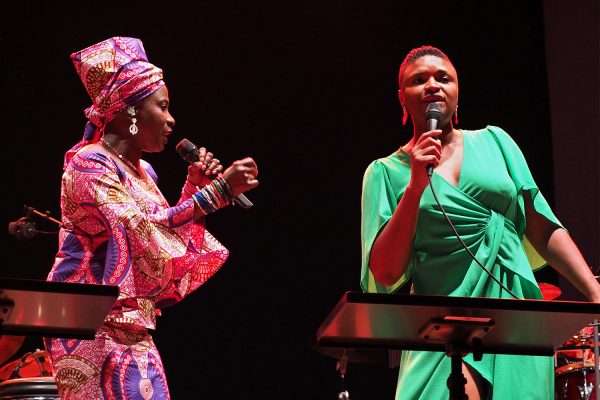 Rudolstadt-Festival 2019: Sing The Truth: Angelique Kidjo und Lizz Wright . Eröffnungskonzert (Foto: Manuela Hahnebach)