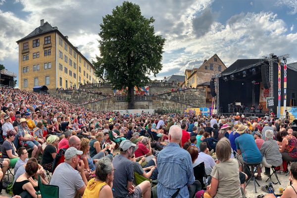 Rudolstadt-Festival 2019: auf der Burgterrasse bei Symbio (Foto: Manuela Hahnebach)