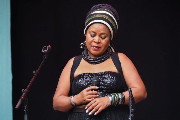 Rudolstadt-Festival 2019: Toko Telo: Monika Njava (Foto: Andreas Kuhrt)