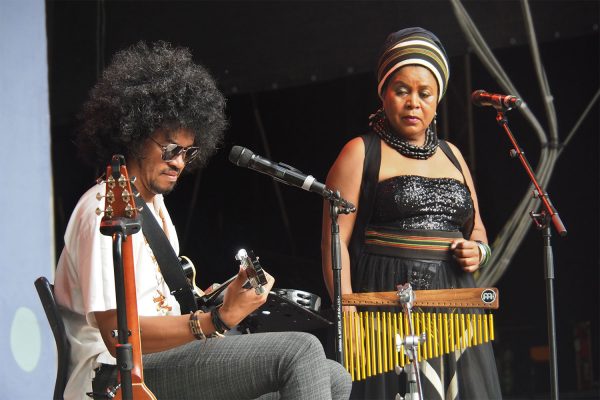 Rudolstadt-Festival 2019: Toko Telo: Joël Rabesolo und Monika Njava (Foto: Andreas Kuhrt)