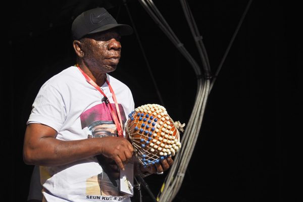 Rudolstadt-Festival 2019: Seun Kuti & Egypt 80: Okon Iyamba (Foto: Andreas Kuhrt)