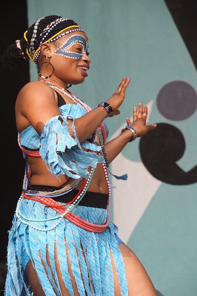 Rudolstadt-Festival 2019: Seun Kuti & Egypt 80: Joy Ayomide Opara (Foto: Andreas Kuhrt)